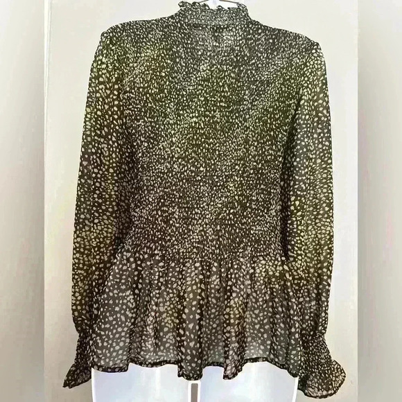 Flawless Leopard Print Women's Shirt (326) - Picture 3 of 11